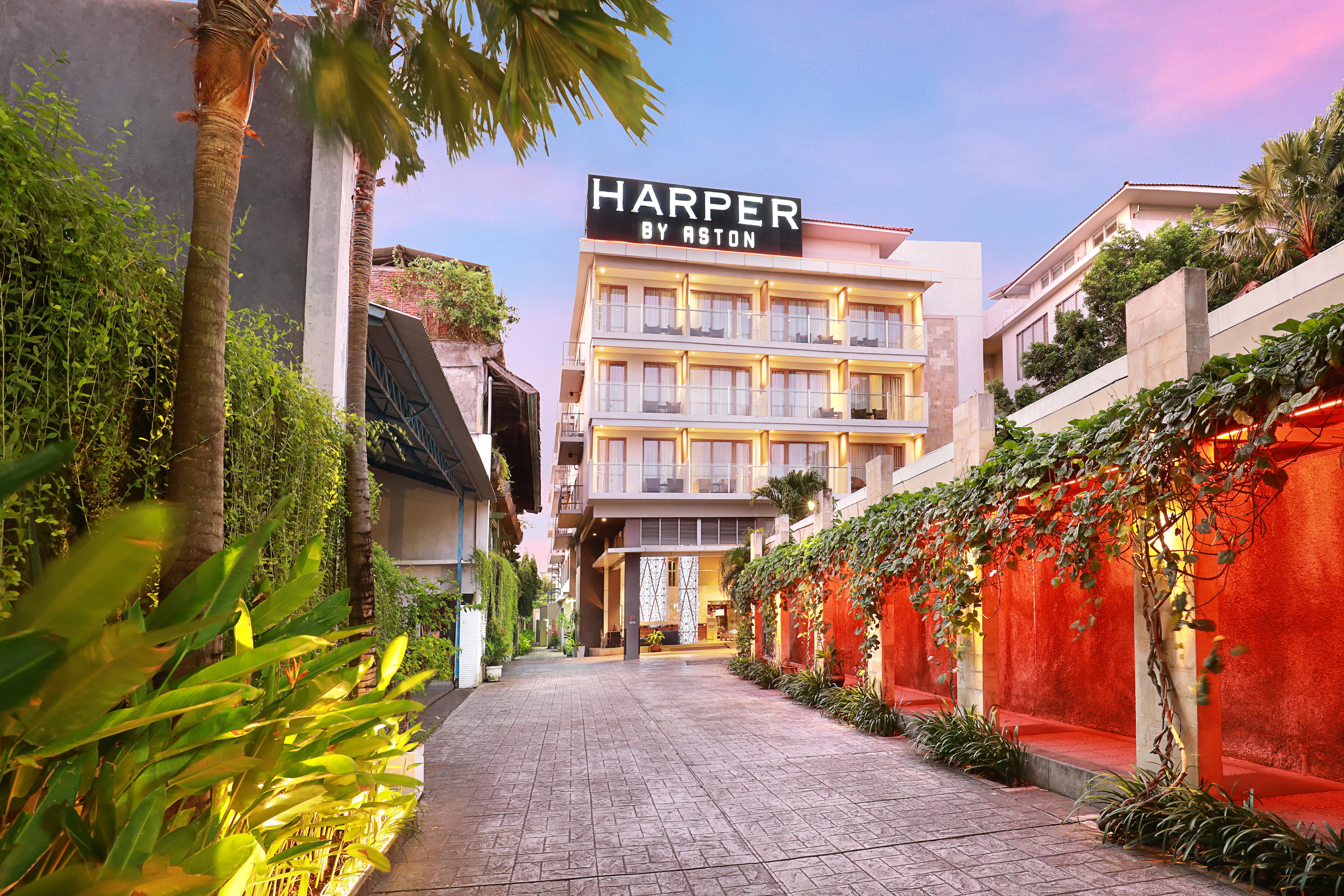 Harper Kuta Hotel By Aston Legian  Exterior photo