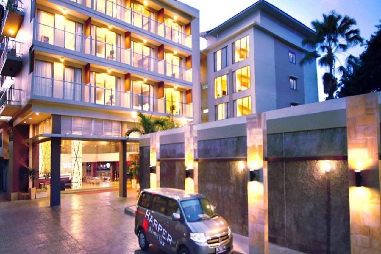 Harper Kuta Hotel By Aston Legian  Exterior photo